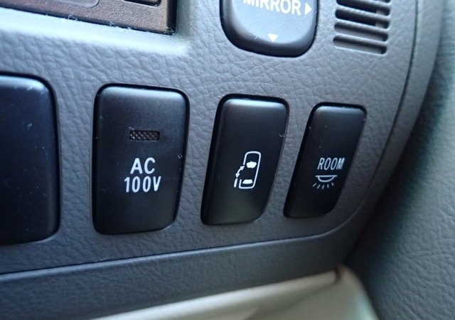 Toyota 2002 TOYOTA ALPHARD MZ 2002/11