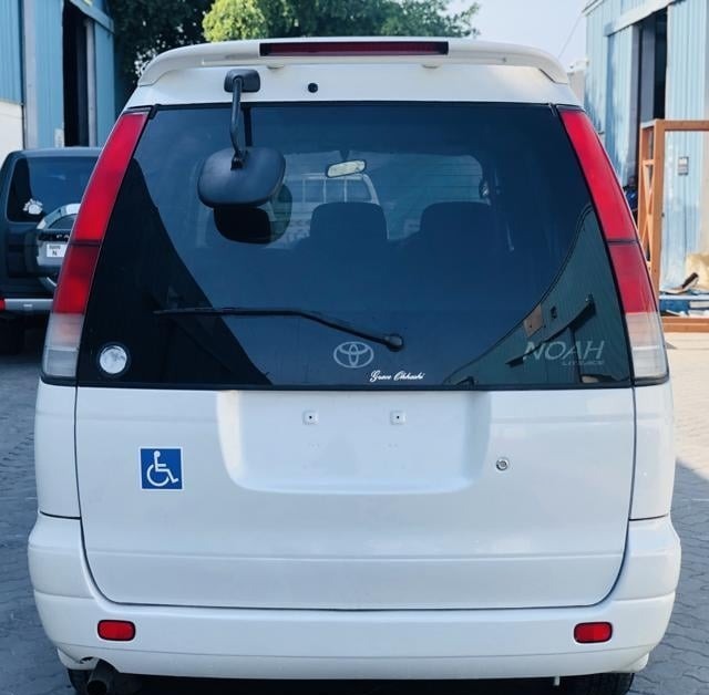 Toyota NOAH SR40 2000/11