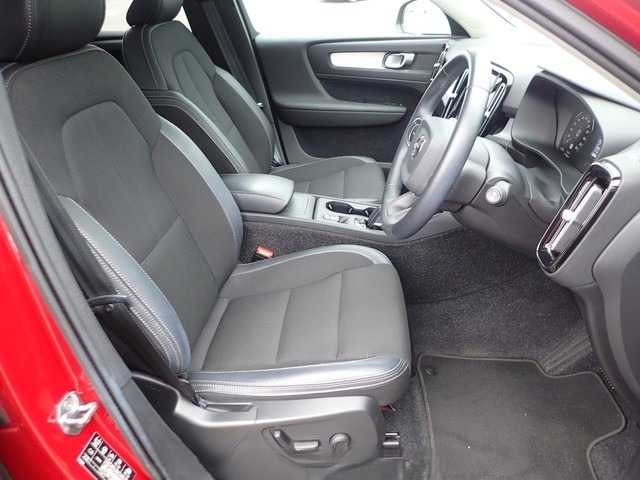 VOLVO XC40 T4 MOMENTUM 2020