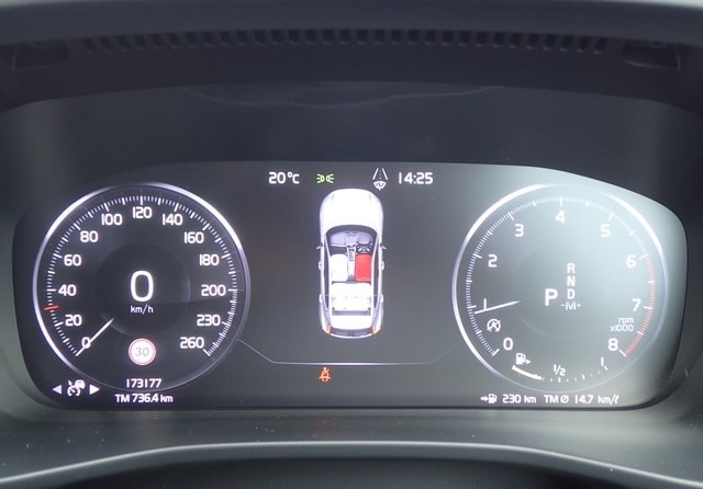 VOLVO XC40 T4 MOMENTUM 2020