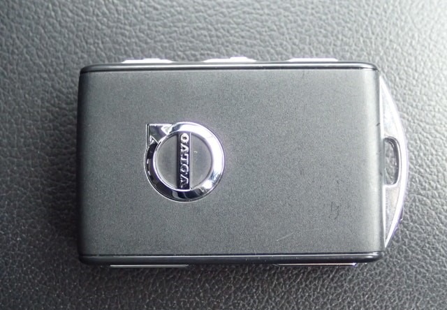 VOLVO XC40 T4 MOMENTUM 2020