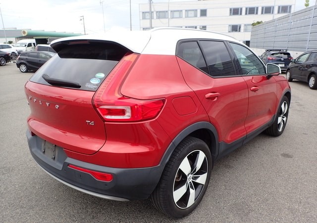 VOLVO XC40 T4 MOMENTUM 2020