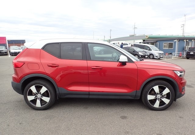 VOLVO XC40 T4 MOMENTUM 2020