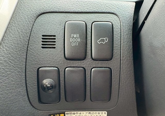 TOYOTA DBA-ANH10W 2007/04