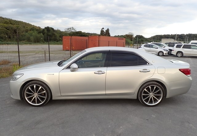 TOYOTA CROWN HYBRID ROYAL SALOON 2013