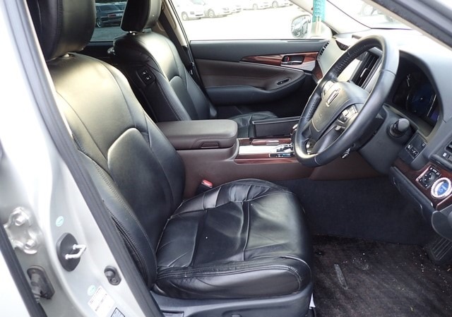 TOYOTA CROWN HYBRID ROYAL SALOON 2013