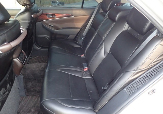 TOYOTA CROWN HYBRID ROYAL SALOON 2013