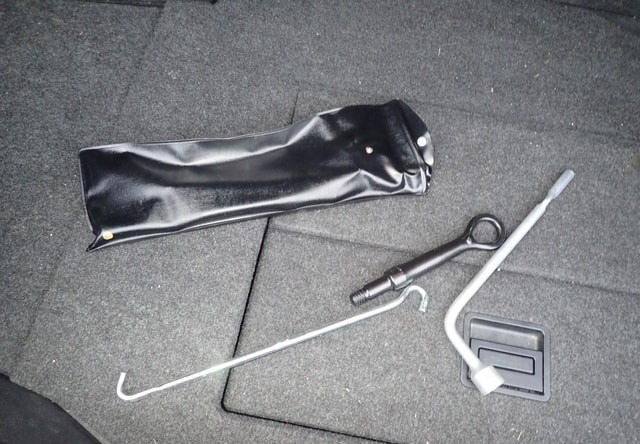 TOYOTA CROWN HYBRID ROYAL SALOON 2013