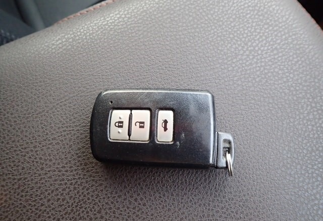 TOYOTA CROWN HYBRID ROYAL SALOON 2013