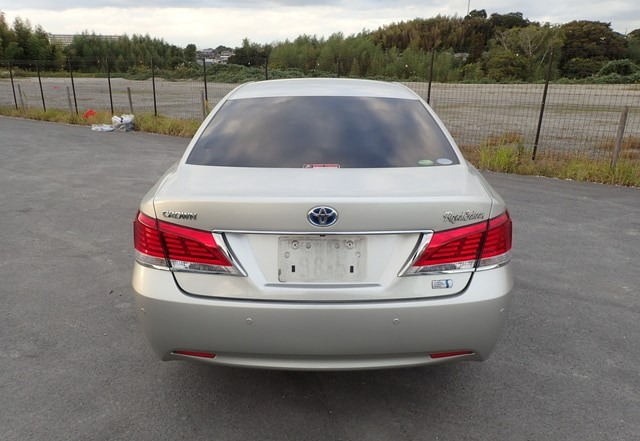 TOYOTA CROWN HYBRID ROYAL SALOON 2013