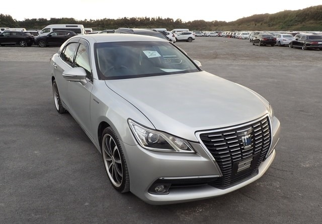 TOYOTA CROWN HYBRID ROYAL SALOON 2013