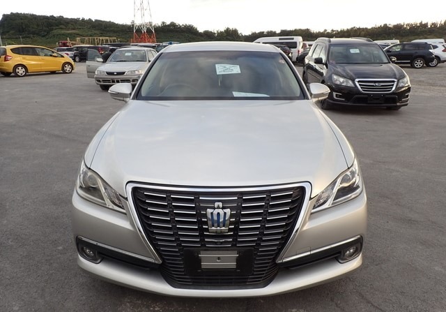TOYOTA CROWN HYBRID ROYAL SALOON 2013
