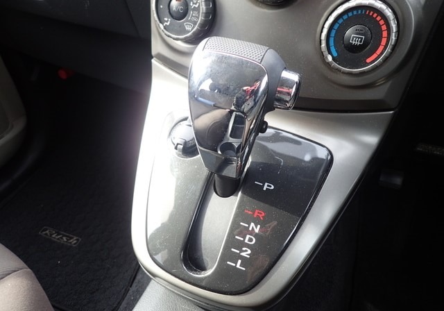 TOYOTA RUSH X SMART EDITION 2012