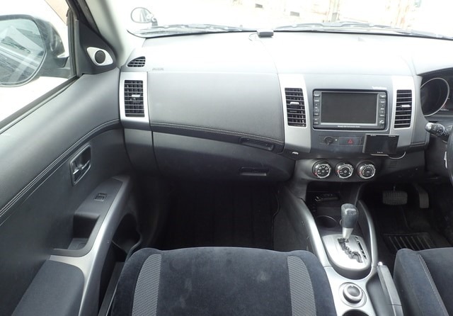 MITSUBISHI OUTLANDER 24G 2010/11