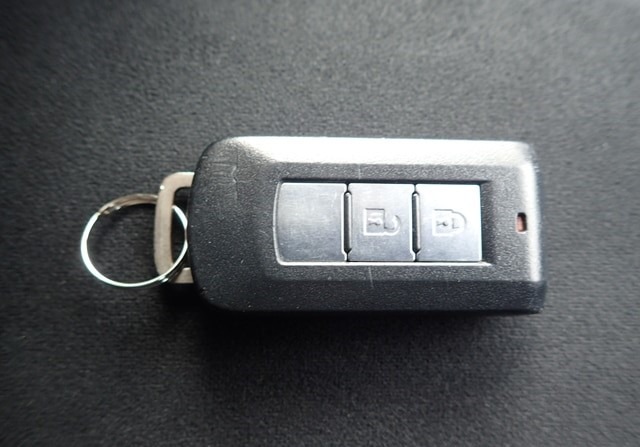 MITSUBISHI OUTLANDER 24G 2010/11