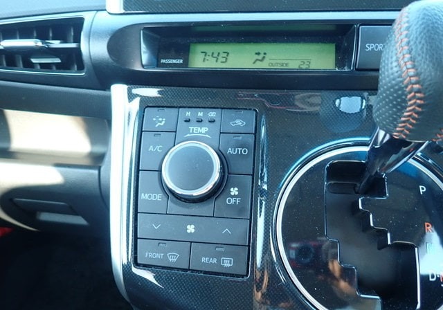 TOYOTA WISH 1.8S 2015