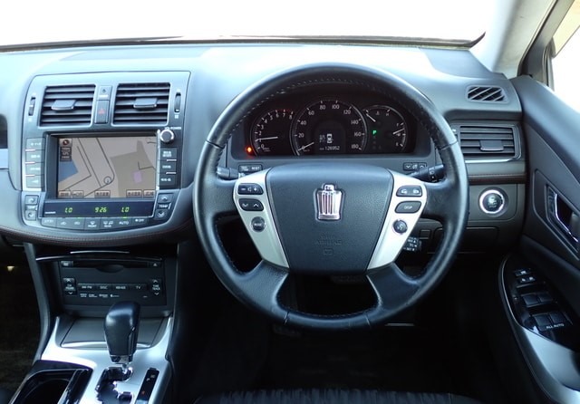 TOYOTA CROWN 2.5 ATHLETE 2011