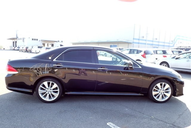 TOYOTA CROWN 2.5 ATHLETE 2011