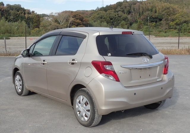 TOYOTA VITZ F 2015