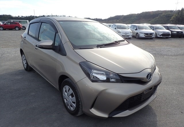 TOYOTA VITZ F 2015