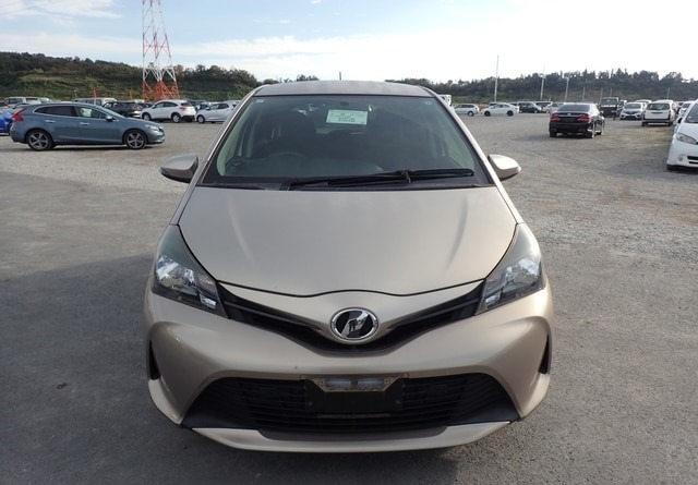 TOYOTA VITZ F 2015