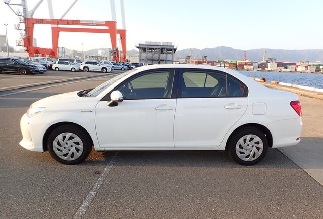 TOYOTA COROLLA AXIO HYBRID 2019