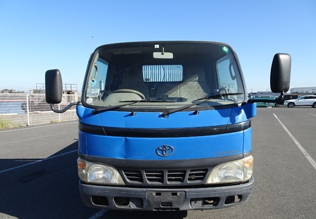 TOYOTA DYNA TRUCK 2004