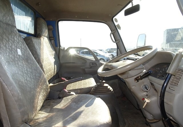 TOYOTA DYNA TRUCK 2004