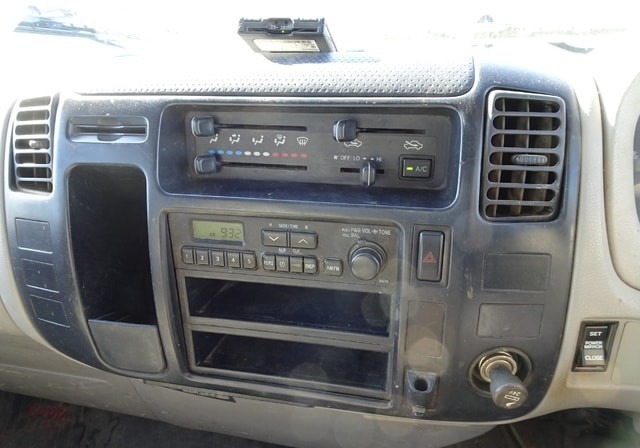 TOYOTA DYNA TRUCK 2004