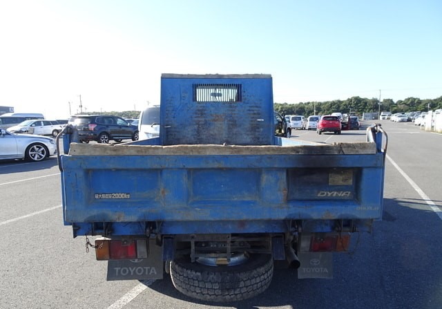 TOYOTA DYNA TRUCK 2004