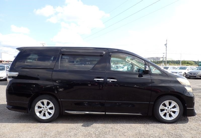 TOYOTA VELLFIRE 2009