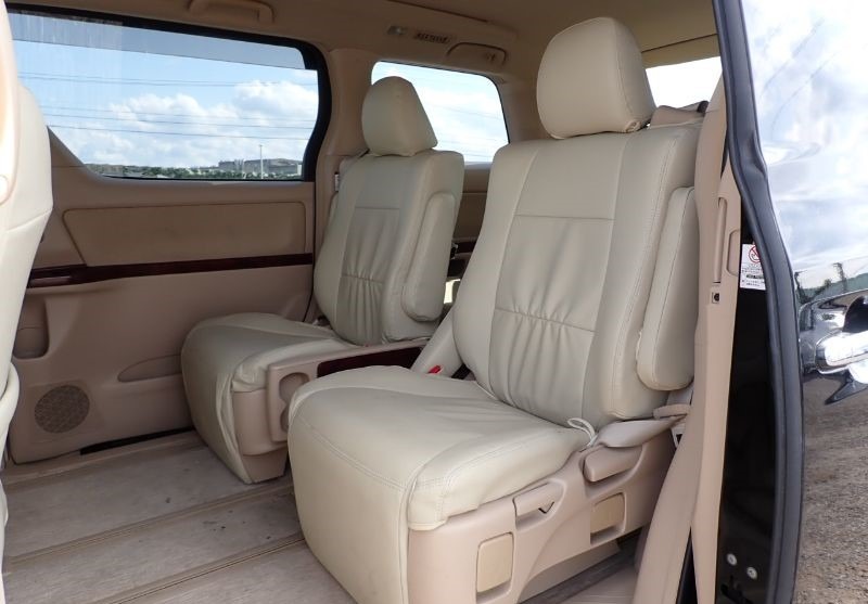 TOYOTA VELLFIRE 2009