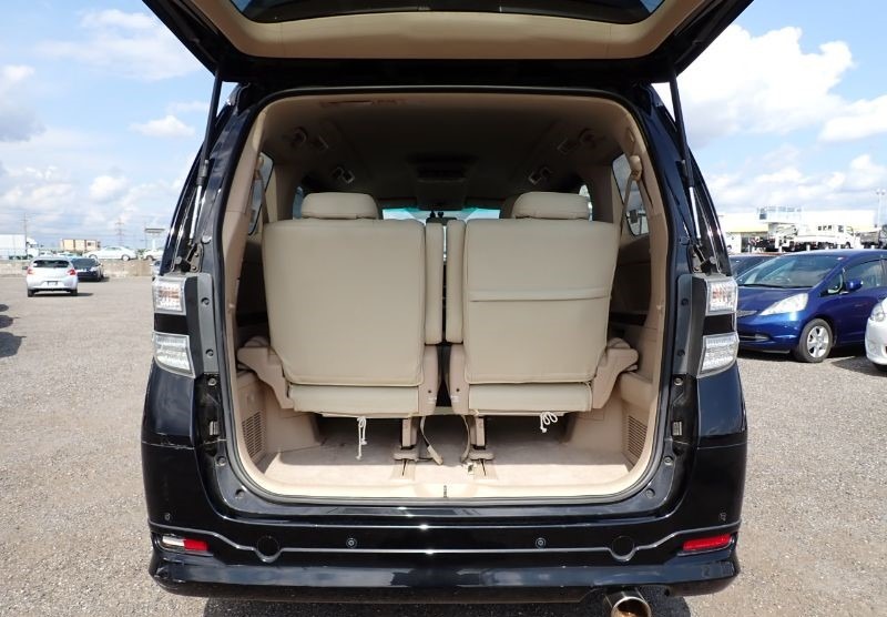 TOYOTA VELLFIRE 2009