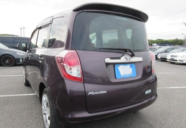 TOYOTA RACTIS 2010