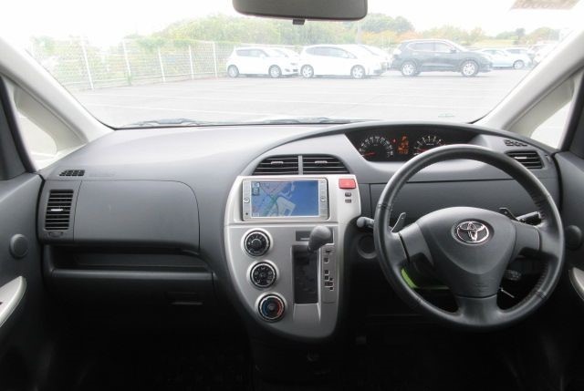 TOYOTA RACTIS 2010