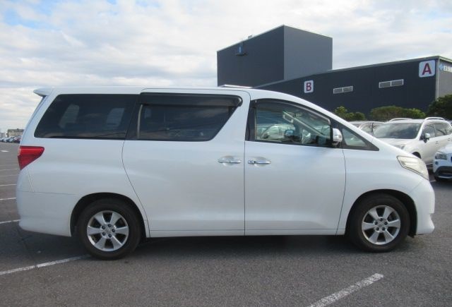 TOYOTA ALPHARD 2010