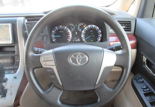 TOYOTA ALPHARD 2010