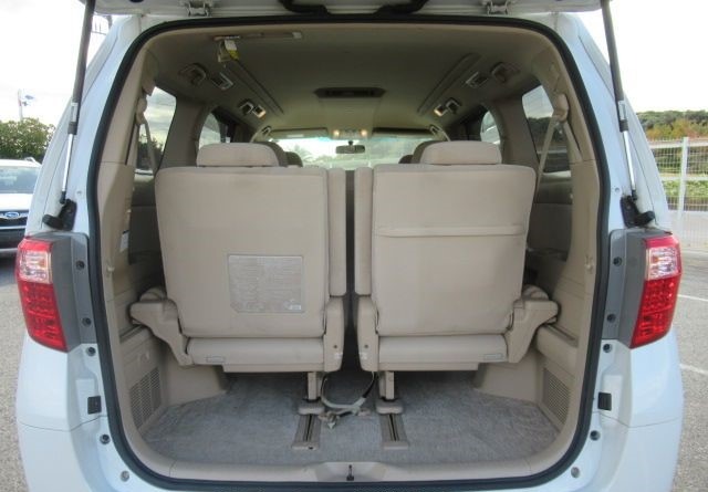 TOYOTA ALPHARD 2010