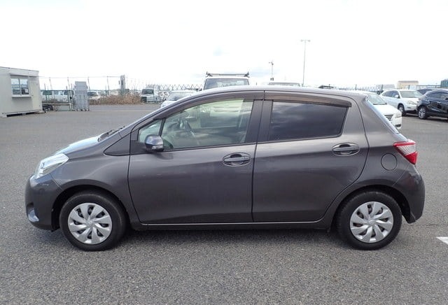 TOYOTA VITZ F 2018
