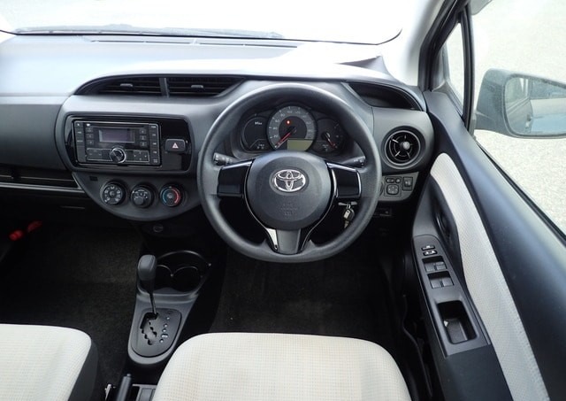 TOYOTA VITZ F 2018