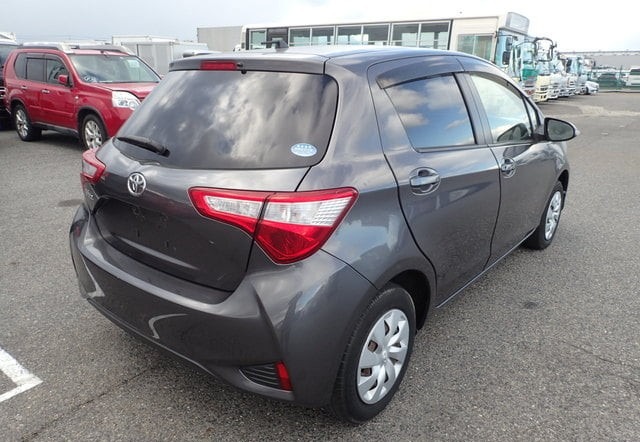 TOYOTA VITZ F 2018