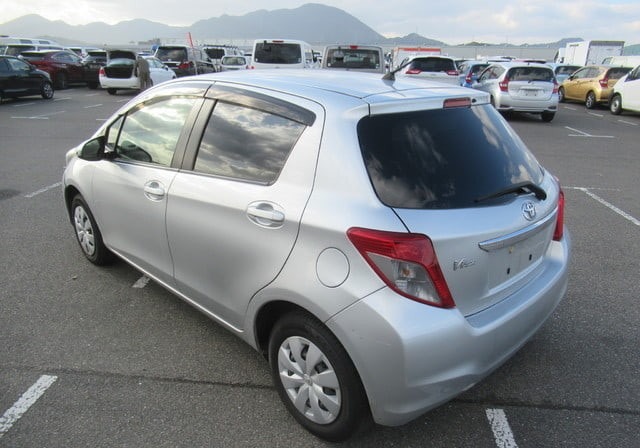 TOYOTA VITZ F SMILE EDITION 2012