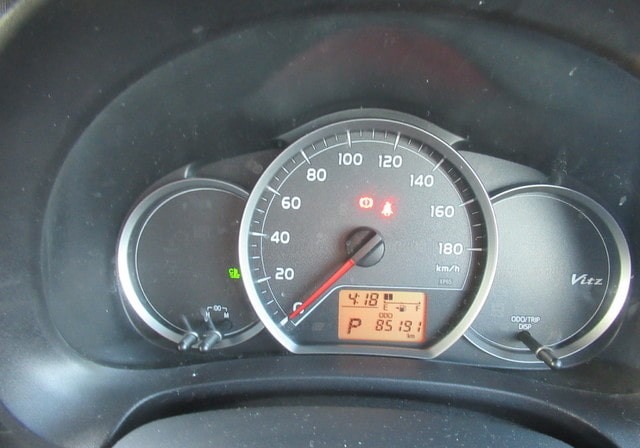 TOYOTA VITZ F SMILE EDITION 2012