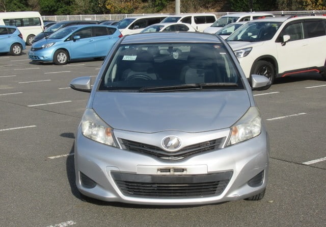 TOYOTA VITZ F SMILE EDITION 2012